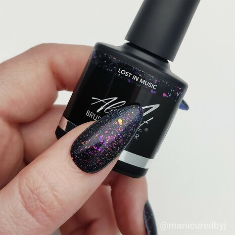 Lost In Music 7.5ml |Abstract (Headphone On, World Off)